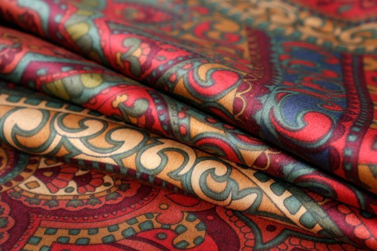 Boho Paisley Print Luxury Duvet Quilt Cover and Shams 3pc Bedding Set Bohemian Damask Medallion 350TC Egyptian Cotton Sateen (King, Red)
